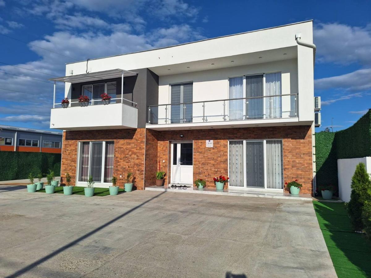 Apartmani Koki Кладово Екстериор снимка