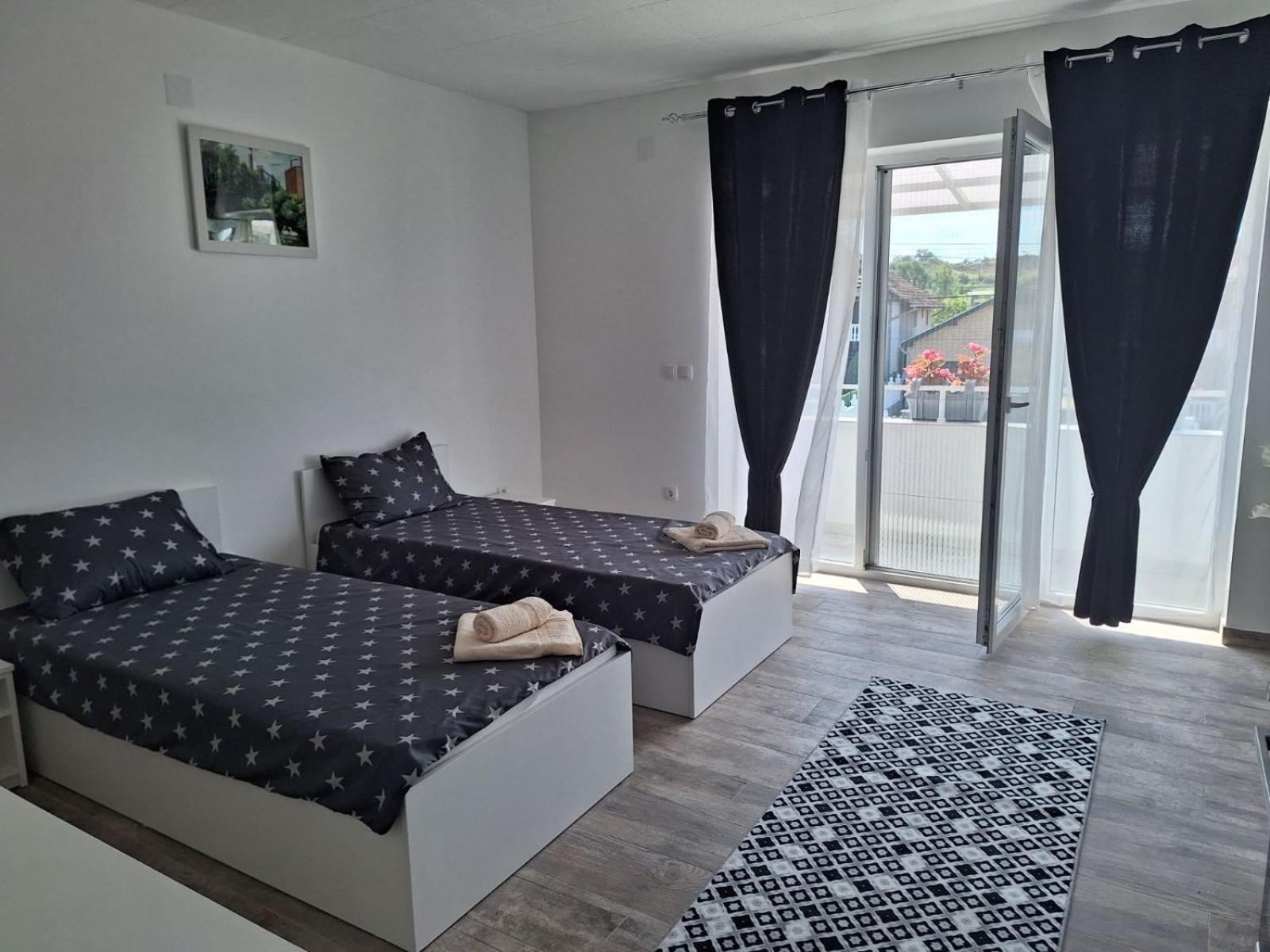 Apartmani Koki Кладово Екстериор снимка