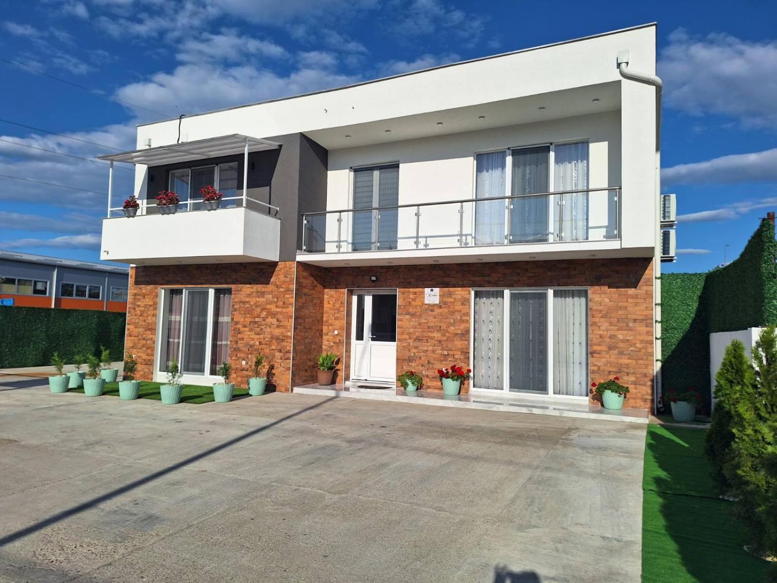 Apartmani Koki Кладово Екстериор снимка