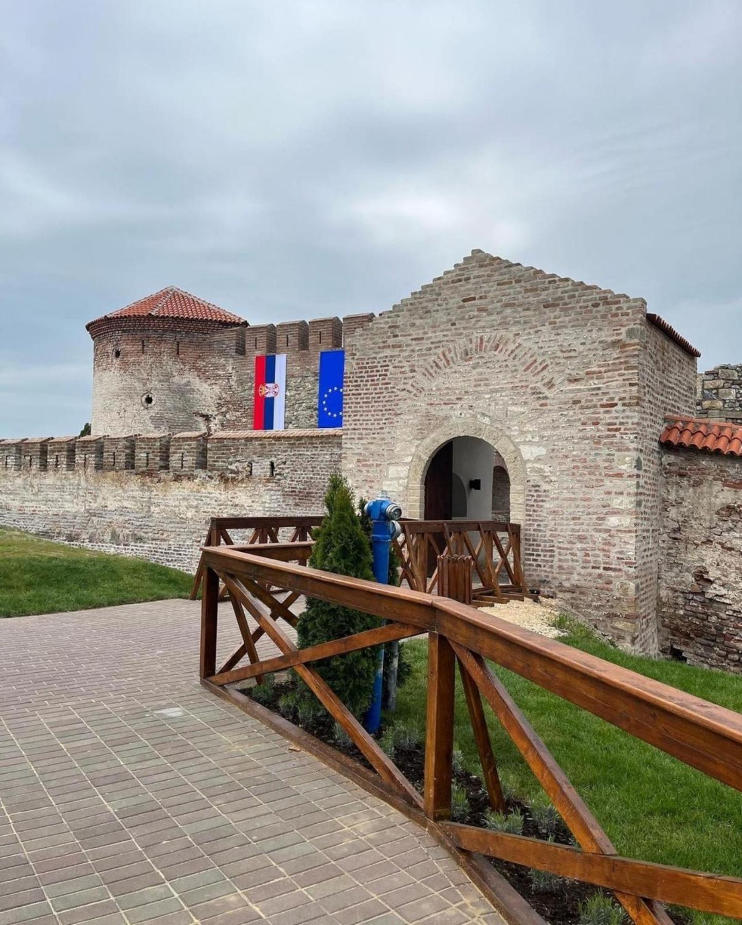 Apartmani Koki Кладово Екстериор снимка
